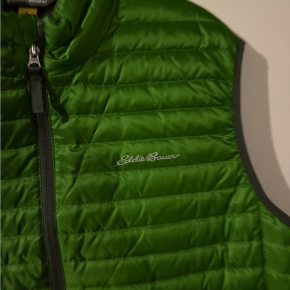 Eddie Bauer Green Quilted Vest - Picture 3 of 7